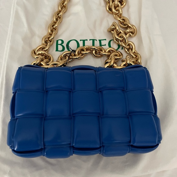 Cobalt blue Bottega Veneta Chain Cassette bag. - Picture 7 of 9